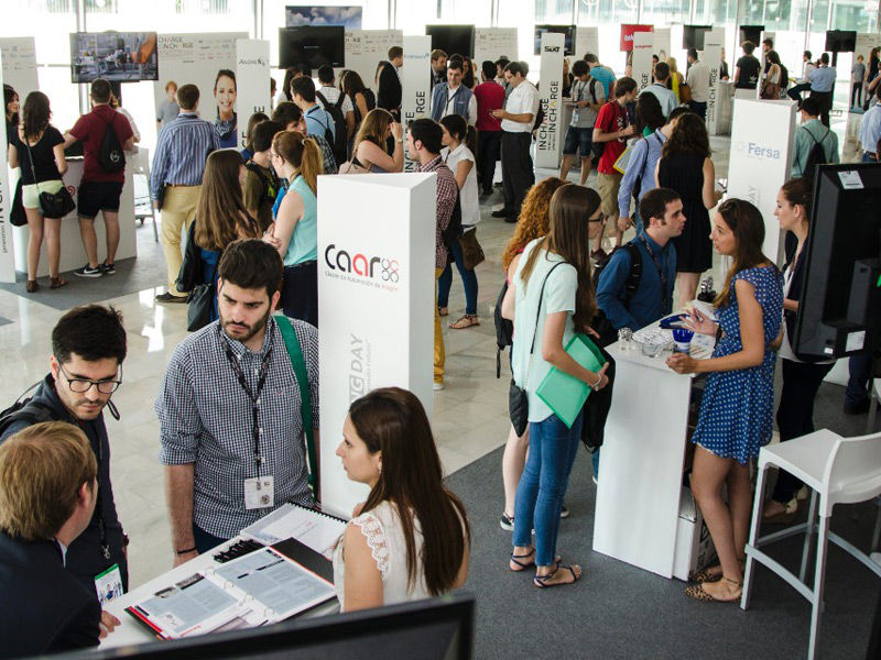Más de 400 jóvenes participan en una jornada de fomento del empleo en la planta de Opel Más de 400 jóvenes participan en una jornada de fomento del empleo en la planta de Opel