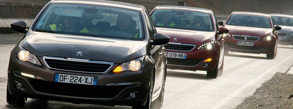 PEUGEOT 308: UN PASO ADELANTE EN CALIDAD Y FIABILIDAD PEUGEOT 308: UN PASO ADELANTE EN CALIDAD Y FIABILIDAD