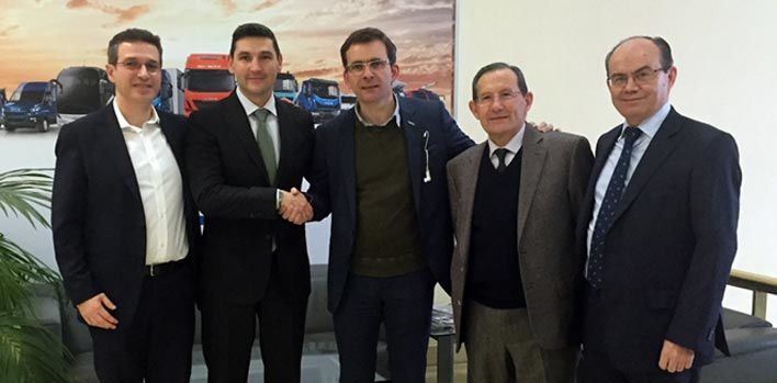 Pierre Lahutte, presidente de la Marca Iveco, apoya con su presencia la reorganización y especialización de la red de concesionarios de Iveco en España Pierre Lahutte, presidente de la Marca Iveco, apoya con su presencia la reorganización y especialización de la red de concesionarios de Iveco en España