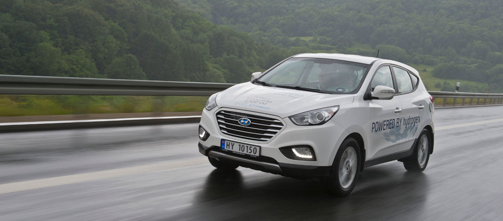 Hyundai Motor organiza una ruta desde Bergen a Bolzano con el ix35 Fuel Cell Hyundai Motor organiza una ruta desde Bergen a Bolzano con el ix35 Fuel Cell