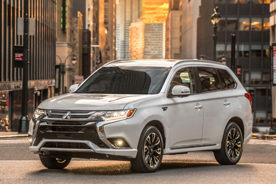 MITSUBISHI OUTLANDER PHEV SIGUE SIENDO EL ELÉCTRICO E HÍBRIDO ENCHUFABLE MÁS VENDIDO EN ESPAÑA MITSUBISHI OUTLANDER PHEV SIGUE SIENDO EL ELÉCTRICO E HÍBRIDO ENCHUFABLE MÁS VENDIDO EN ESPAÑA