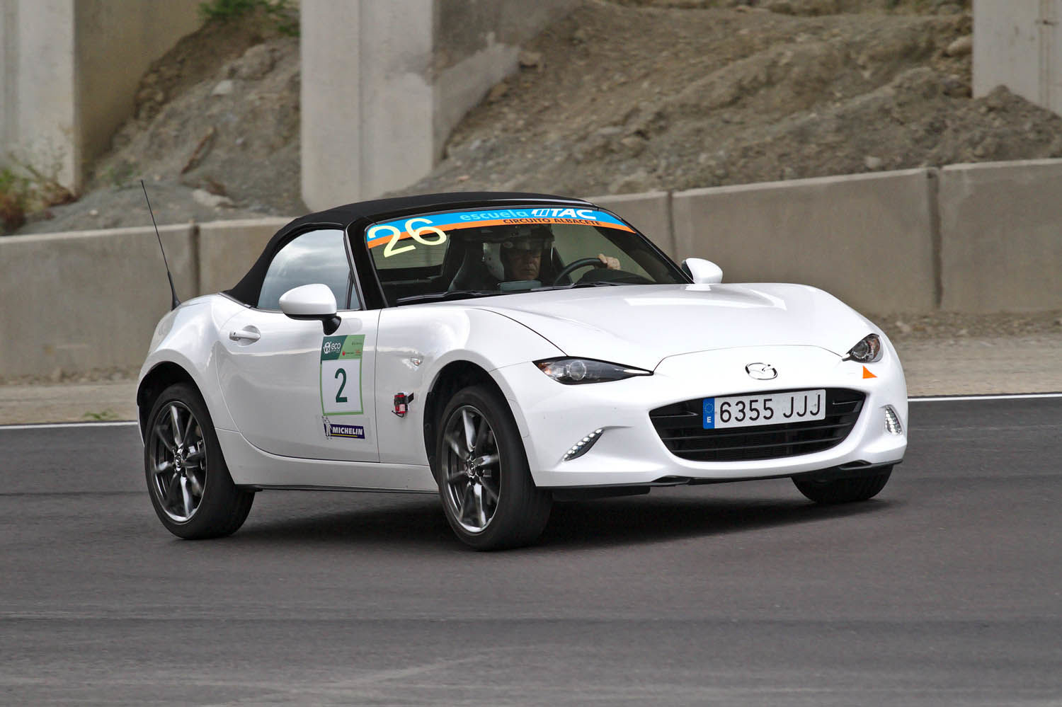 EL MAZDA MX-5 SE ALZA CON LA VICTORIA FINAL DE LAS ECOSERIES EL MAZDA MX-5 SE ALZA CON LA VICTORIA FINAL DE LAS ECOSERIES