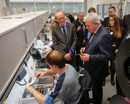 Opel inaugura un nuevo laboratorio global de sistemas de propulsión Opel inaugura un nuevo laboratorio global de sistemas de propulsión