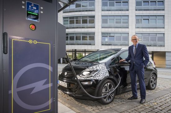 El nuevo Opel Ampera-e ofrece hasta 150 kms de autonomía con una recarga de 30 minutos El nuevo Opel Ampera-e ofrece hasta 150 kms de autonomía con una recarga de 30 minutos