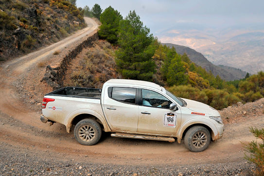 MITSUBISHI EN EL II SPAIN CLASSIC RAID: 117 AUTOMÓVILES CLÁSICOS CRUZAN ESPAÑA POR CAMINOS DE TIERRA MITSUBISHI EN EL II SPAIN CLASSIC RAID: 117 AUTOMÓVILES CLÁSICOS CRUZAN ESPAÑA POR CAMINOS DE TIERRA