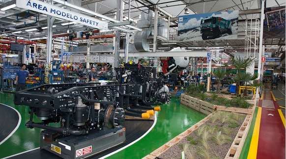 La planta de Iveco en Madrid recibe el premio a la Excelencia en el Sistema de Mejora Continua por el Kaizen Institute La planta de Iveco en Madrid recibe el premio a la Excelencia en el Sistema de Mejora Continua por el Kaizen Institute