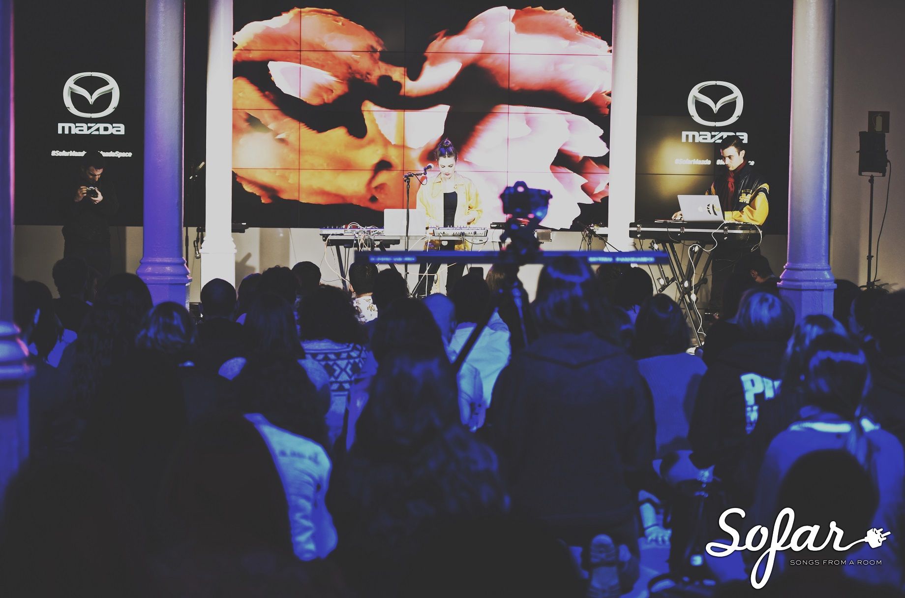 SOFAR CELEBRA UNO DE SUS CONCIERTOS CLANDESTINOS EN MAZDA SPACE SOFAR CELEBRA UNO DE SUS CONCIERTOS CLANDESTINOS EN MAZDA SPACE