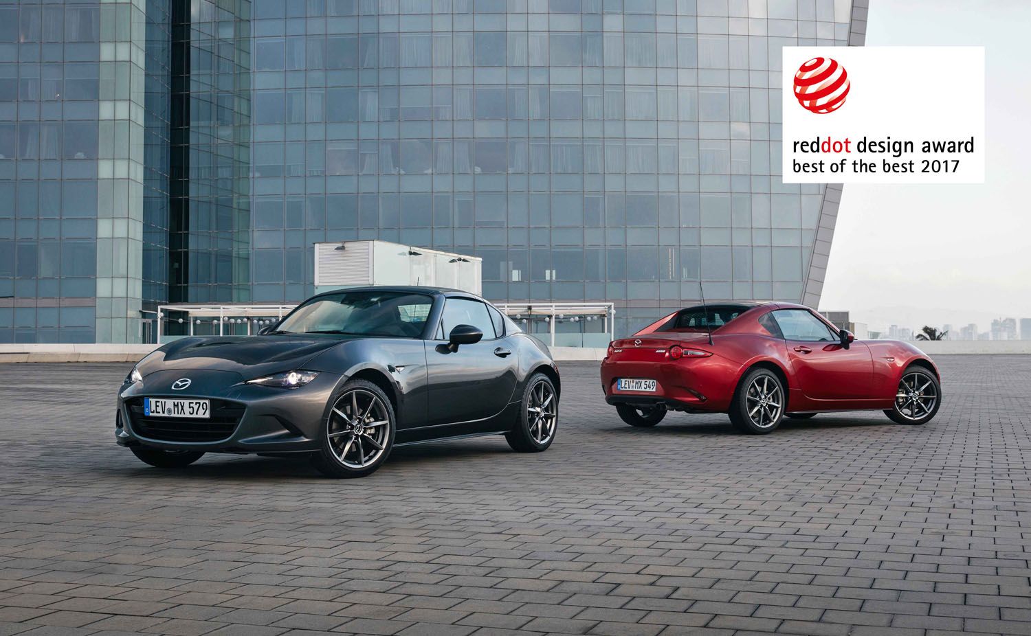 EL MAZDA MX-5 RF RECIBE EL MÁXIMO GALARDÓN EN LOS PREMIOS RED DOT EL MAZDA MX-5 RF RECIBE EL MÁXIMO GALARDÓN EN LOS PREMIOS RED DOT