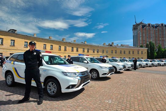 MITSUBISHI MOTORS ENTREGA 635 OUTLANDER PHEV A LA POLICÍA UCRANIANA MITSUBISHI MOTORS ENTREGA 635 OUTLANDER PHEV A LA POLICÍA UCRANIANA