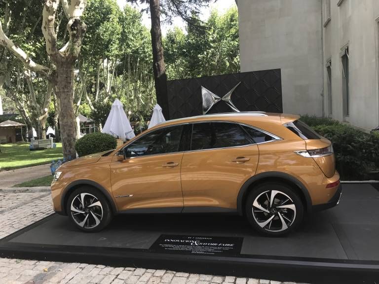 El DS 7 Crossback, máximo exponente de lujo galo en la celebración de la fiesta nacional francesa en Madrid El DS 7 Crossback, máximo exponente de lujo galo en la celebración de la fiesta nacional francesa en Madrid