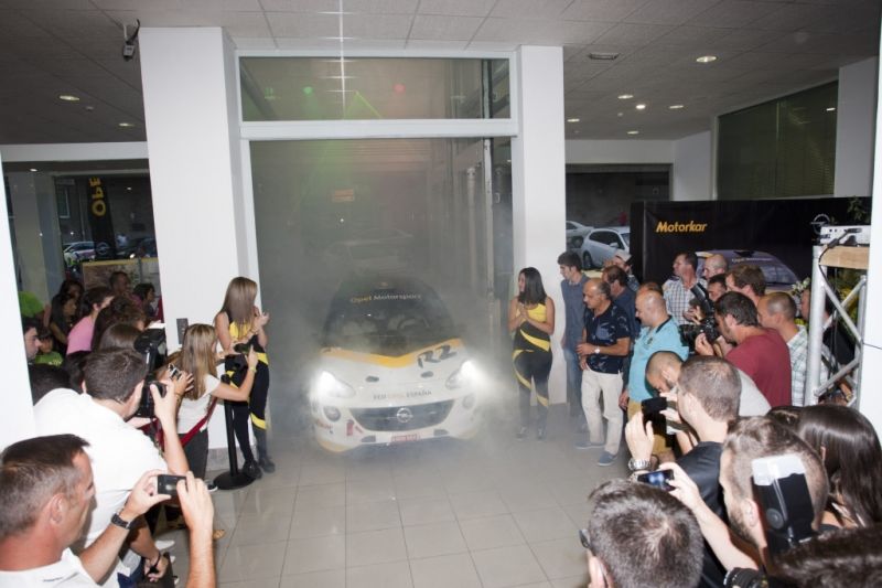 PRESENTACION EN MOTORKAR DEL EQUIPO RED OPEL ESPAÑA PRESENTACION EN MOTORKAR DEL EQUIPO RED OPEL ESPAÑA