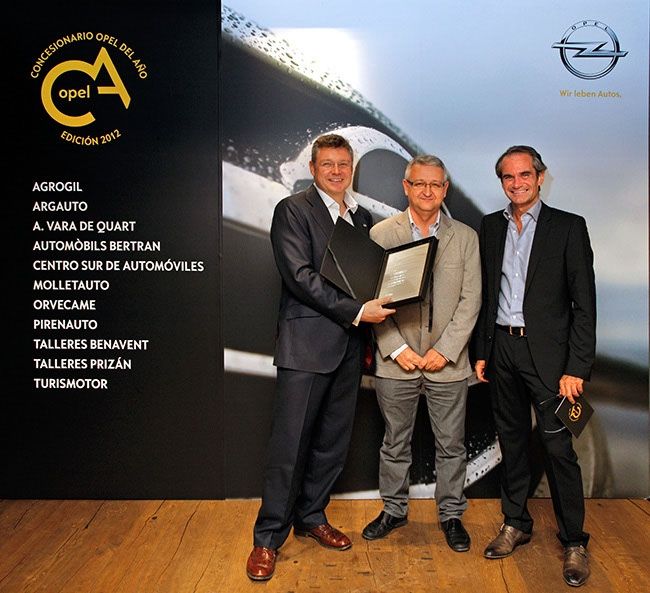 OPEL VARA DE QUART RECIBE UN AÑO MÁS EL GALARDÓN CONCESIONARIO DEL AÑO OPEL VARA DE QUART RECIBE UN AÑO MÁS EL GALARDÓN CONCESIONARIO DEL AÑO
