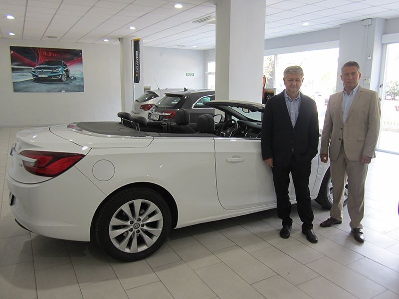 OPEL VARA DE QUART EN LA FERIA DE VEHÍCULOS DE OCASIÓN Y STOCK CITY OPEL VARA DE QUART EN LA FERIA DE VEHÍCULOS DE OCASIÓN Y STOCK CITY