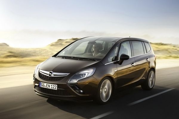 Ya disponemos de las primeras unidades del Astra GTC y la Zafira Tourer Ya disponemos de las primeras unidades del Astra GTC y la Zafira Tourer