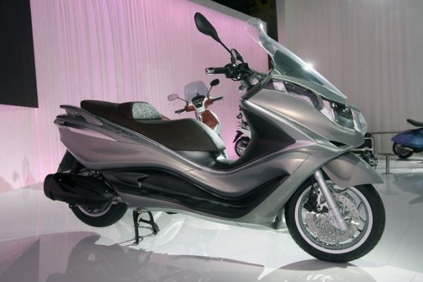 Piaggio X10, el scooter esperado, en EICMA Piaggio X10, el scooter esperado, en EICMA
