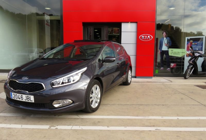Kia Cee'd 1.6CRDi Drive Pack Comfort por 15.100€(*) Kia Cee'd 1.6CRDi Drive Pack Comfort por 15.100€(*)