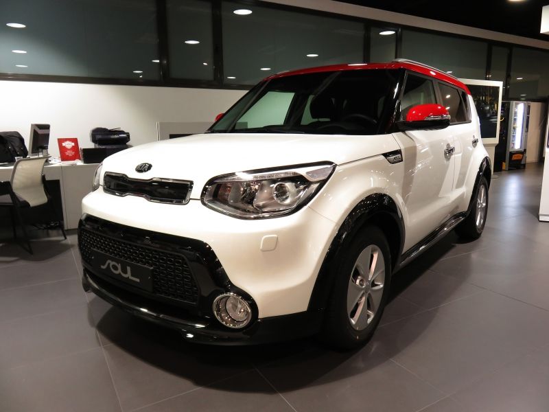 Kia Soul 1.6 GDi Drive 5P 132CV Pack SUV por 15.700€(*) Kia Soul 1.6 GDi Drive 5P 132CV Pack SUV por 15.700€(*)