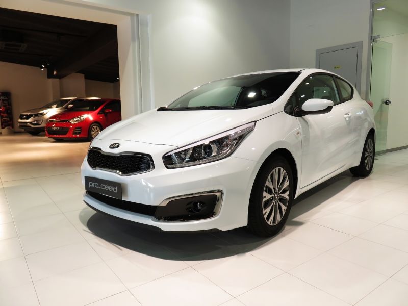 Kia Pro Cee'd 1.0 T GDi Drive 120cv por 15.500€ Kia Pro Cee'd 1.0 T GDi Drive 120cv por 15.500€