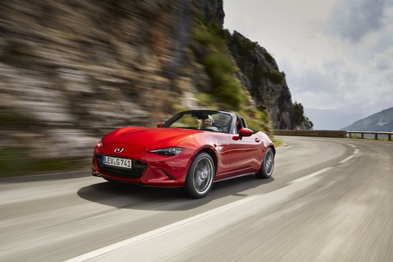 NUEVE PREMIOS MAS PARA EL NUEVO MAZDA MX-5 NUEVE PREMIOS MAS PARA EL NUEVO MAZDA MX-5
