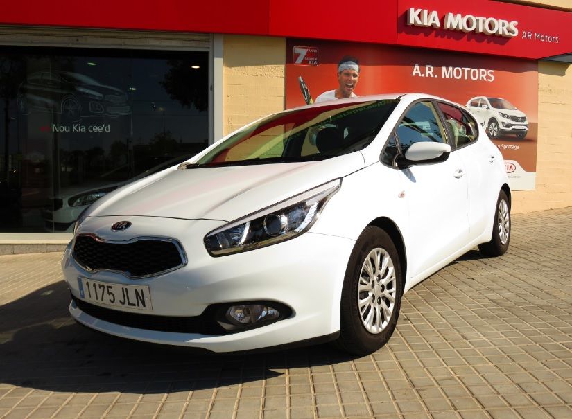 Kia Cee'd 1.4 CRDI WGT Business 90cv de Gerencia por 13.600€* Kia Cee'd 1.4 CRDI WGT Business 90cv de Gerencia por 13.600€*