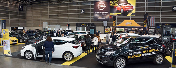 OPEL VARA DE QUART EN LA FERIA DEL AUTOMÓVIL 2016 OPEL VARA DE QUART EN LA FERIA DEL AUTOMÓVIL 2016