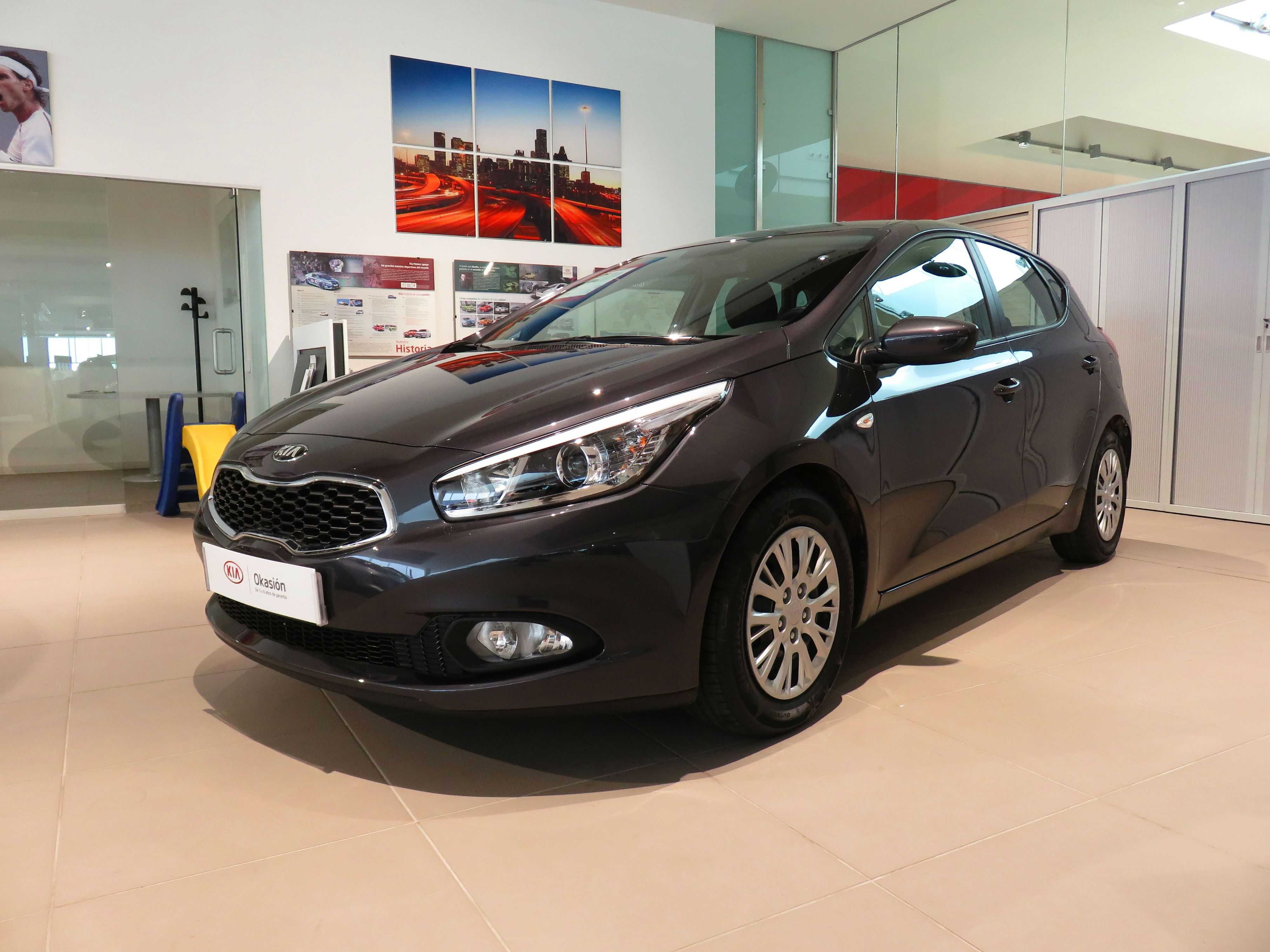 Kia Cee'd 1.4CRDi Concept por 11.500€* Kia Cee'd 1.4CRDi Concept por 11.500€*