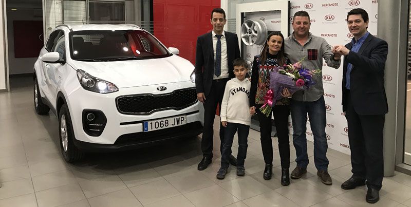 ENTREGA DEL KIA SPORTAGE SORTEADO EN EL 30 ANIVERSARIO HIPERCOR ENTREGA DEL KIA SPORTAGE SORTEADO EN EL 30 ANIVERSARIO HIPERCOR
