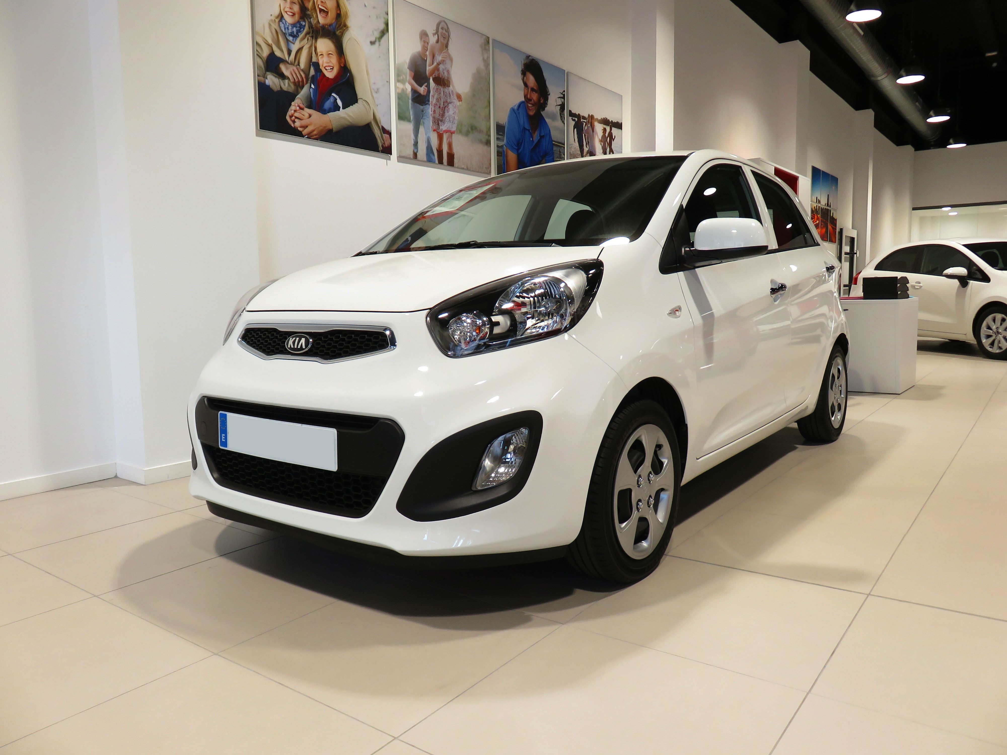 Kia Picanto 1.0CVVT Concept blanco por 7.700€* Kia Picanto 1.0CVVT Concept blanco por 7.700€*