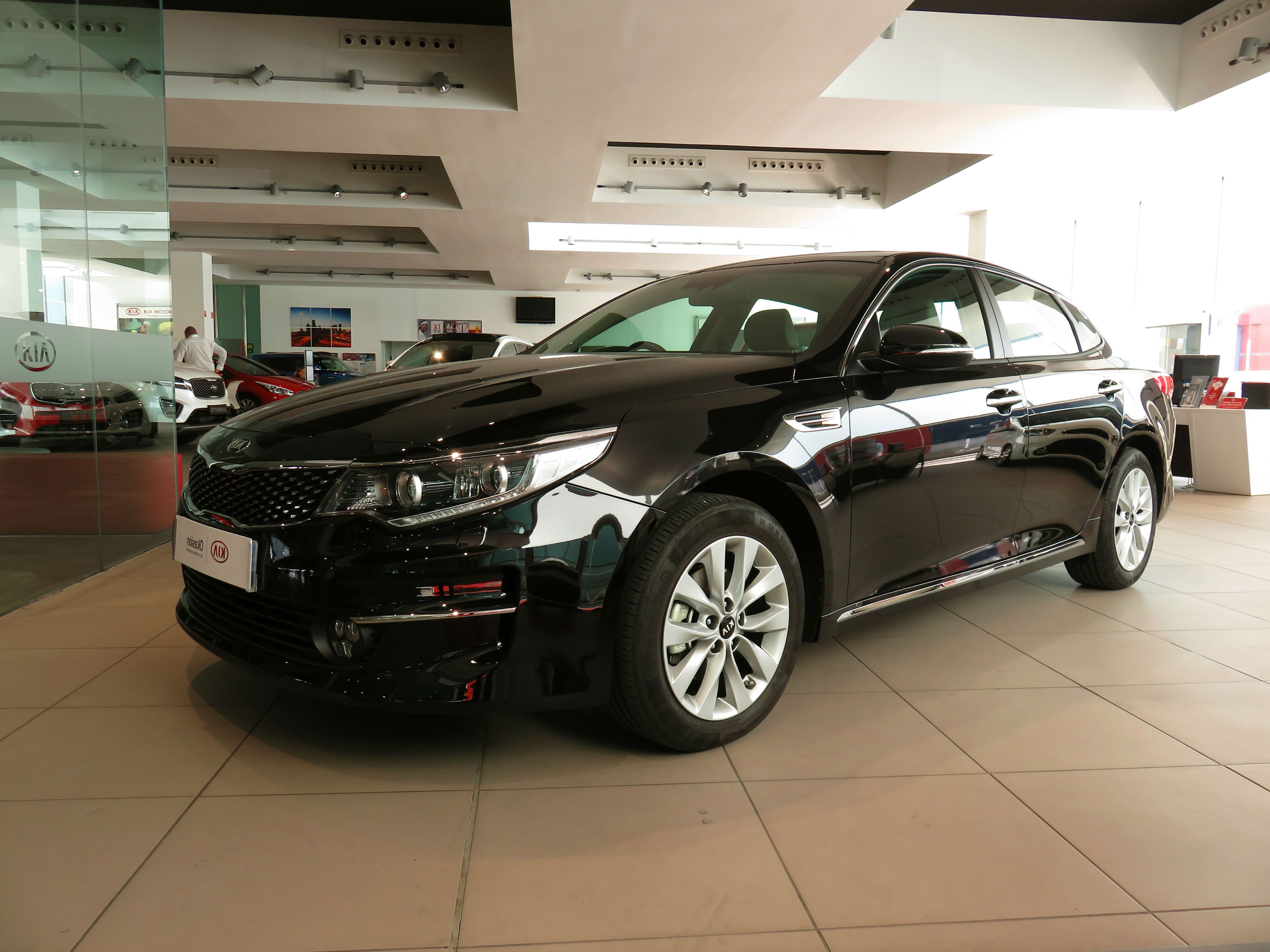 Kia Optima 1.7CRDi VGT Drive Eco-Dynamics por 19.550€* Kia Optima 1.7CRDi VGT Drive Eco-Dynamics por 19.550€*
