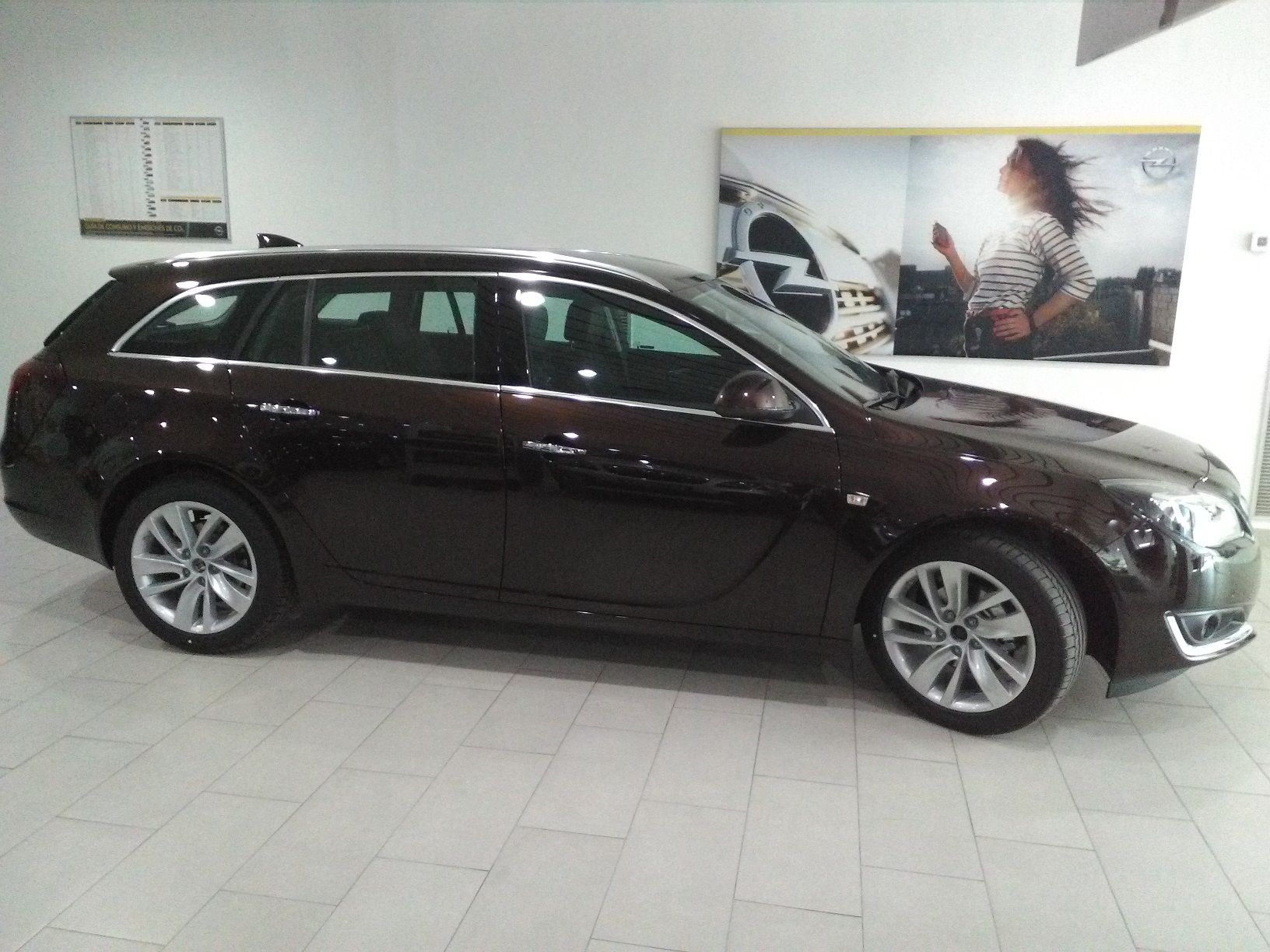 OPEL INSIGNIA INNOVATE EDITION SPORT TOURER DIESEL 1.6CDTI 136CV STAR STOP 6V CAOBA MICA VEHICULO NUEVO A MATRICULAR DESDE 21.900€ OPEL INSIGNIA INNOVATE EDITION SPORT TOURER DIESEL 1.6CDTI 136CV STAR STOP 6V CAOBA MICA VEHICULO NUEVO A MATRICULAR DESDE 21.900€