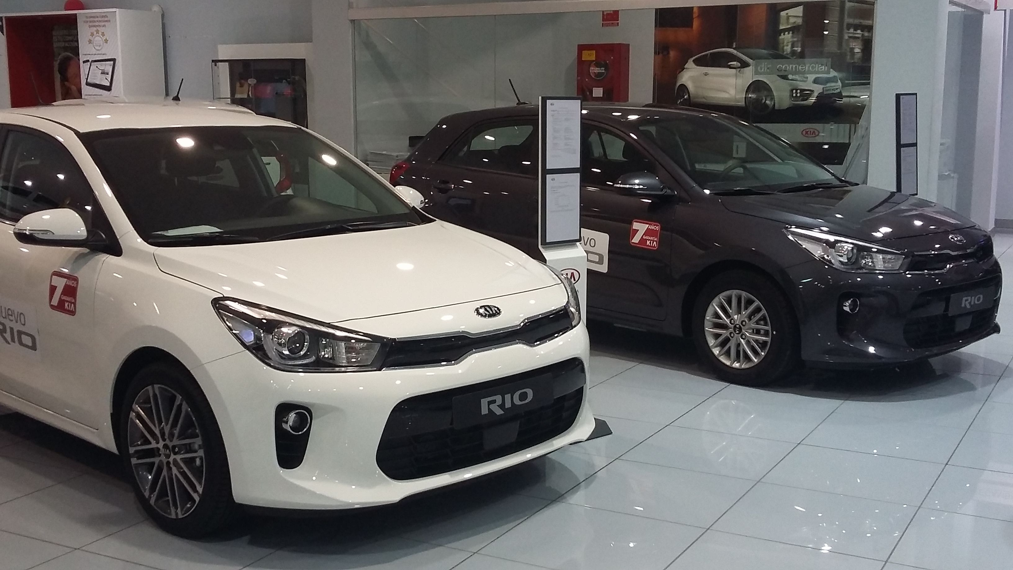 Nuevo Kia Rio - Sorprenderá por dentro y por fuera. Desde sólo 9.970 €. Nuevo Kia Rio - Sorprenderá por dentro y por fuera. Desde sólo 9.970 €.